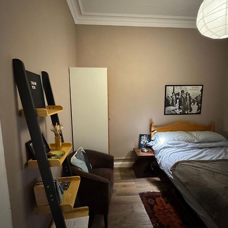 Central Room In Historic Tenement Shared Apartment Near Old Town Edinburgh Ngoại thất bức ảnh